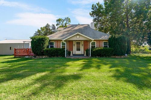 16321 Hildebrandt Rd, Leavenworth, KS, 66048-8463 | Card Image