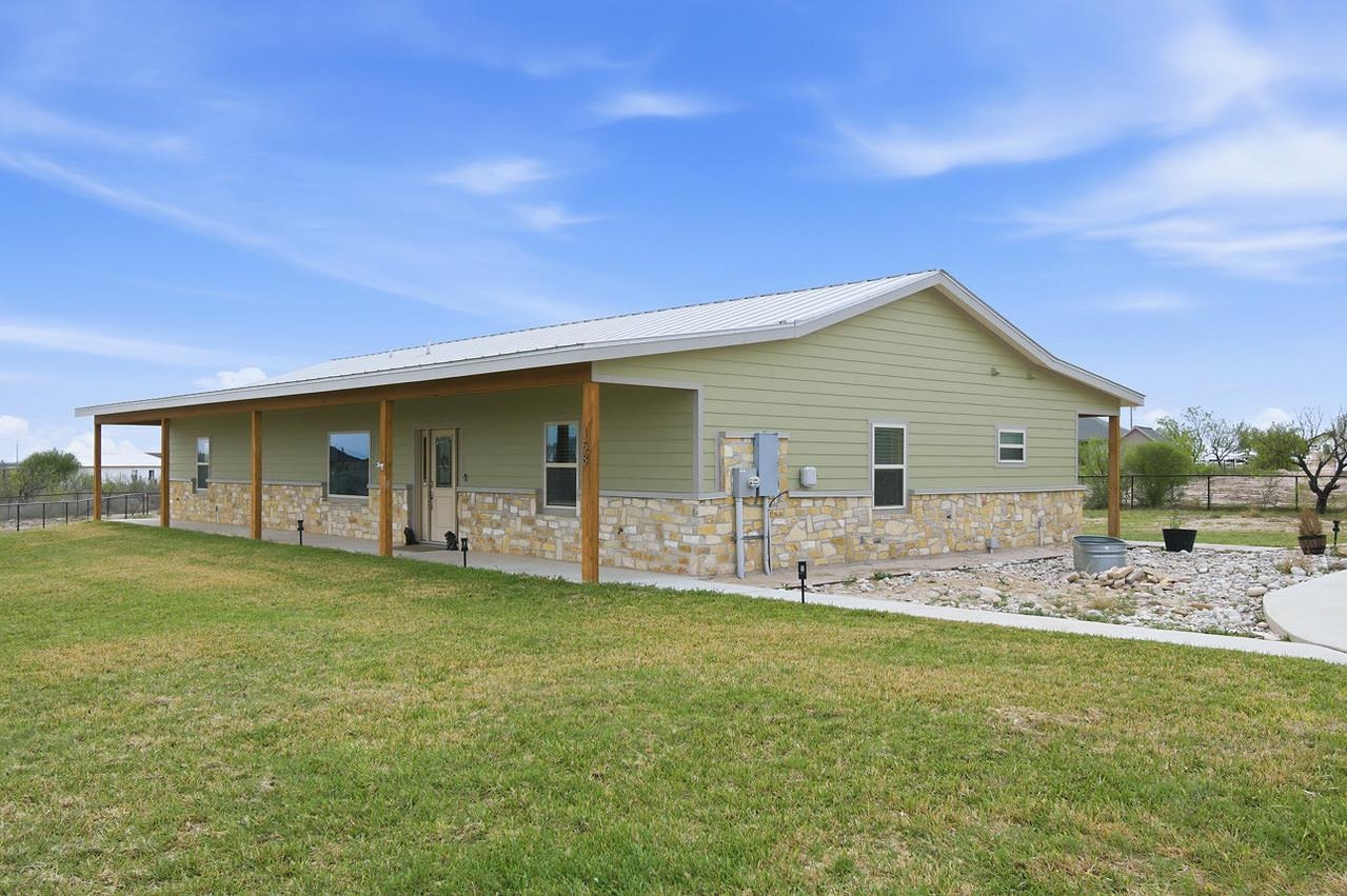 Residential in Del Rio 4
