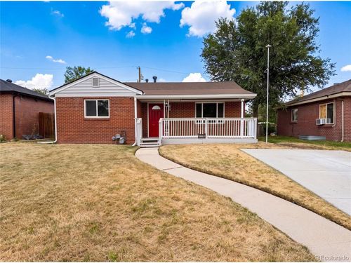 3570 Newport St, Denver, CO, 80207-1506 | Card Image