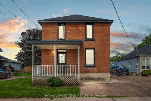 47 Bonnechere St N, Renfrew, ON, K7V1Y8 | Card Image
