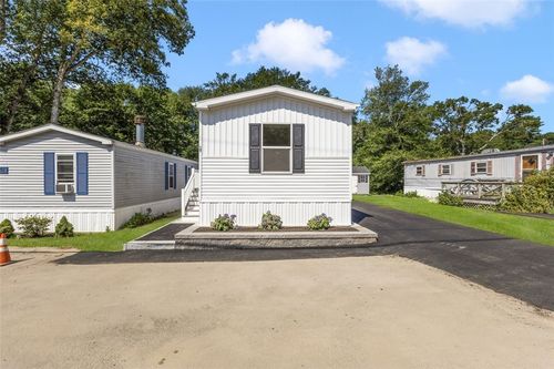 34 Foxtrot Dr, Charlestown, RI, 02813-3307 | Card Image