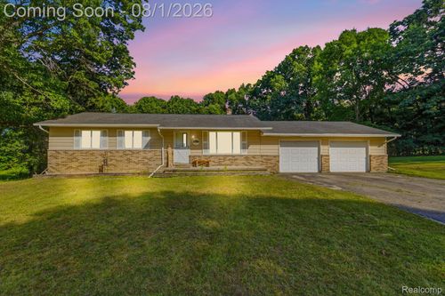 3685 Chesterfield Dr, Lapeer, MI, 48446-8902 | Card Image