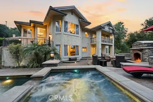 664 Manor Ridge Rd, Santa Paula, CA, 93060-1654 | Card Image