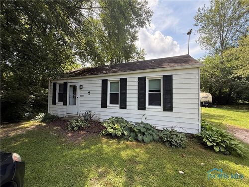8411 Faldl Dr, Sylvania, OH, 43560-9773 | Card Image