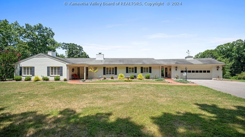 Lowell Dr, Elkview, WV 25071