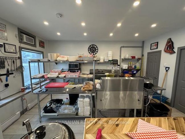 5301 Nauvoo Rd, Home with 0 bedrooms, 0 bathrooms and 3 parking in Warwick ON | Image 6