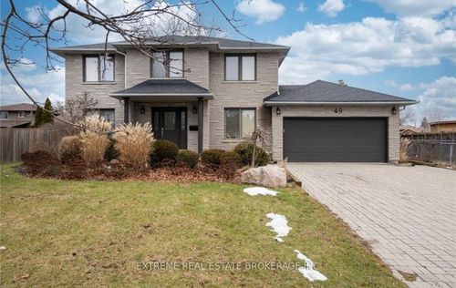 main-49 Decew Woods Court, Thorold, ON, L2V4Z7 | Card Image