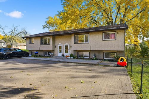 2288 13th Ave E, North Saint Paul, MN, 55109-2422 | Card Image