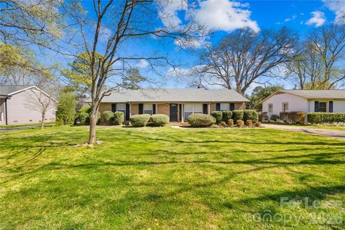 4033 Woodgreen Ter, Charlotte, NC, 28205-4550 | Card Image