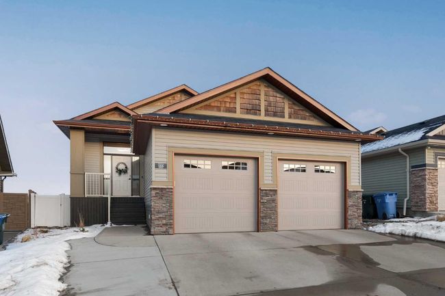 104 Ranchview Way Ne, Home with 4 bedrooms, 3 bathrooms and 5 parking in Medicine Hat AB | Image 1