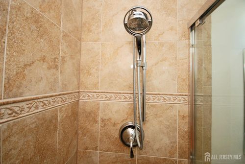 7 Gardenia Ct, Sayreville, NJ, 08872-2122 | Card Image