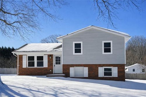 115 Robert Dr, State Road, NC, 28676-9241 | Card Image