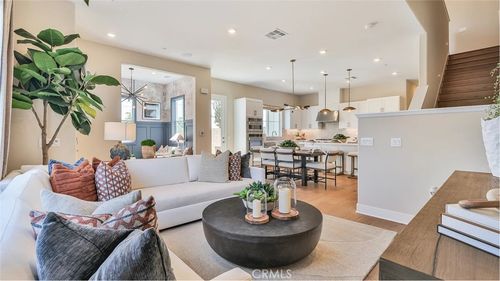 27330 Black Walnut Pl, Valencia, CA, 91381-1604 | Card Image