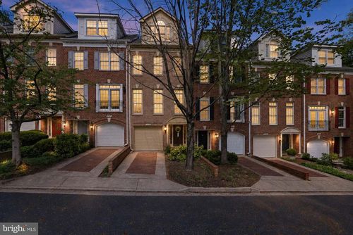 2139 N Pierce Ct, ARLINGTON, VA, 22209-1118 | Card Image