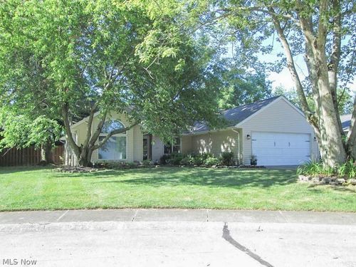 237 Butternut Ln, Berea, OH, 44017-1359 | Card Image