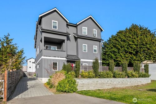 2-206 N 100th St, Seattle, WA, 98133-9104 | Card Image