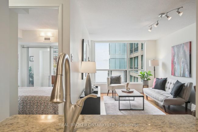 508 - 92 King St E, Condo with 3 bedrooms, 2 bathrooms and 1 parking in Toronto ON | Image 10