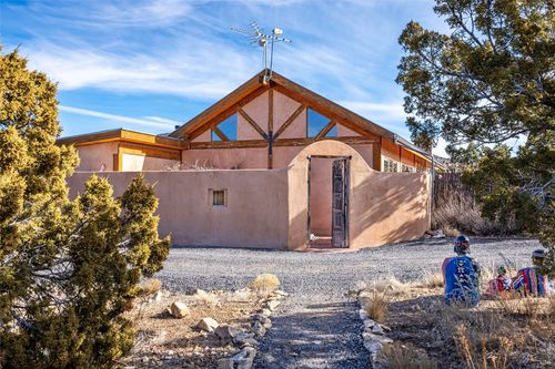 59 Dancing Horse, Madrid, NM, 87010 | Card Image