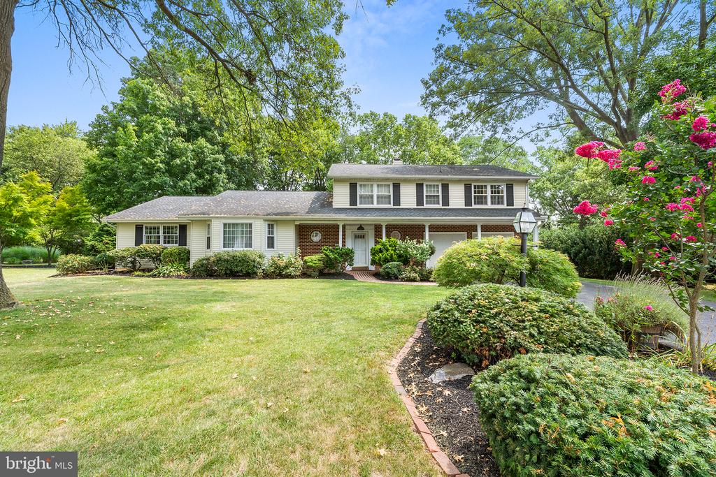 Sherwood Dr, Carlisle, PA 17013