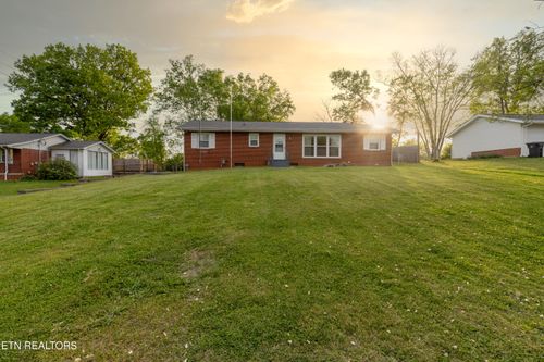 5601 Stoneleigh Rd, Knoxville, TN, 37912 | Card Image