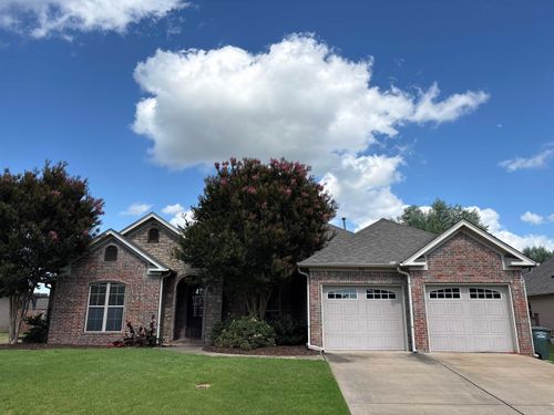 230 Chapel Creek Dr, Conway, AR, 72034-7803 | Card Image