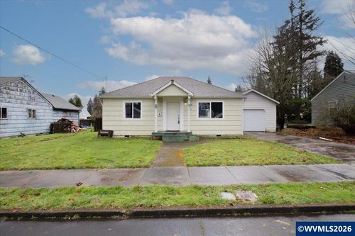 735 7th Ave, Sweet Home, OR, 97386-2038 | Card Image