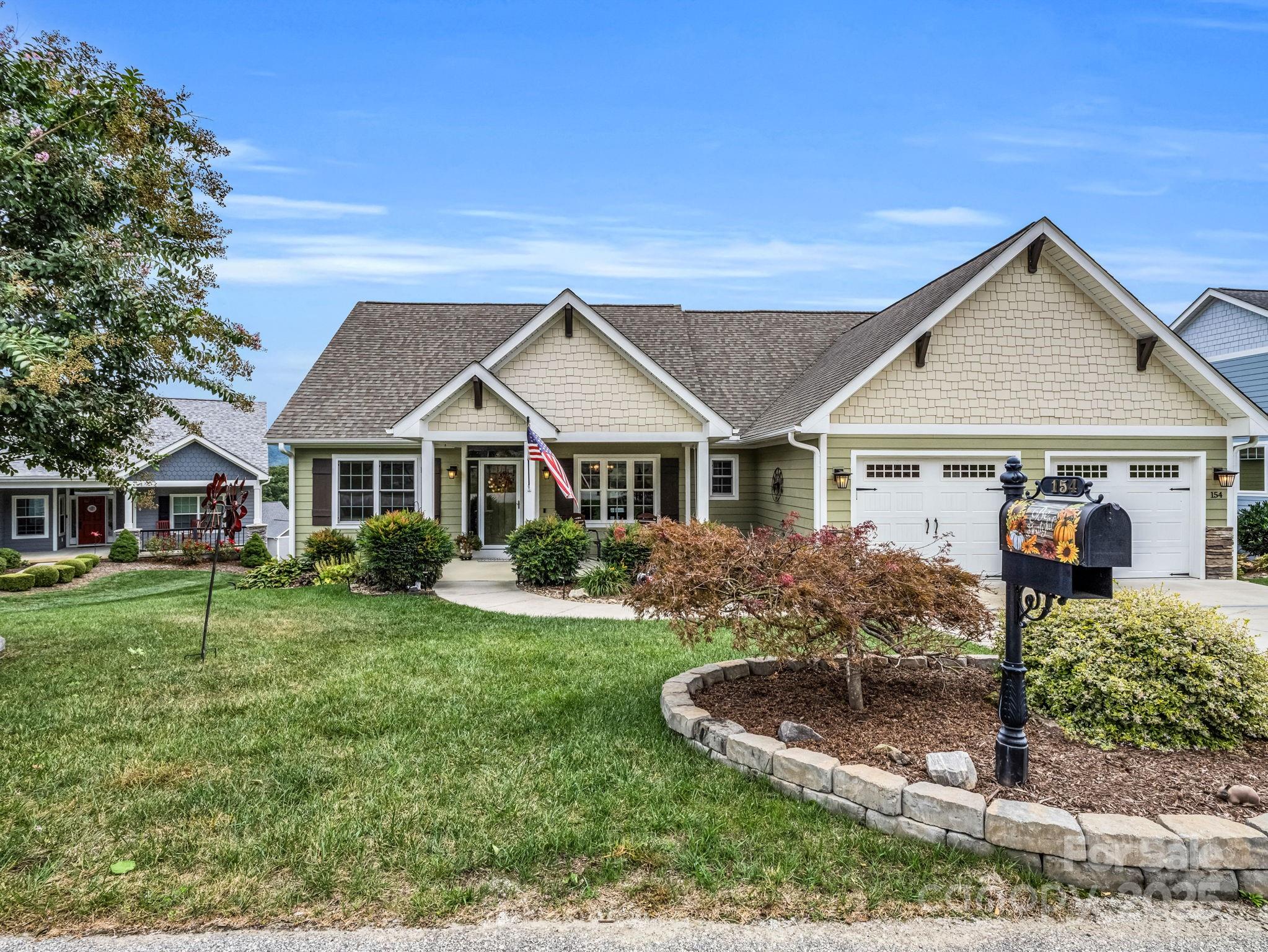 Anvil Ave, Hendersonville, NC 28792