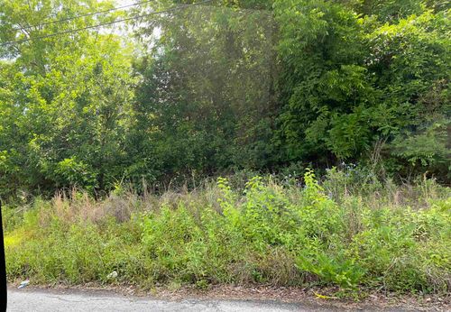 3 S Poplar Ave, Andrews, SC, 29510-2734 | Card Image