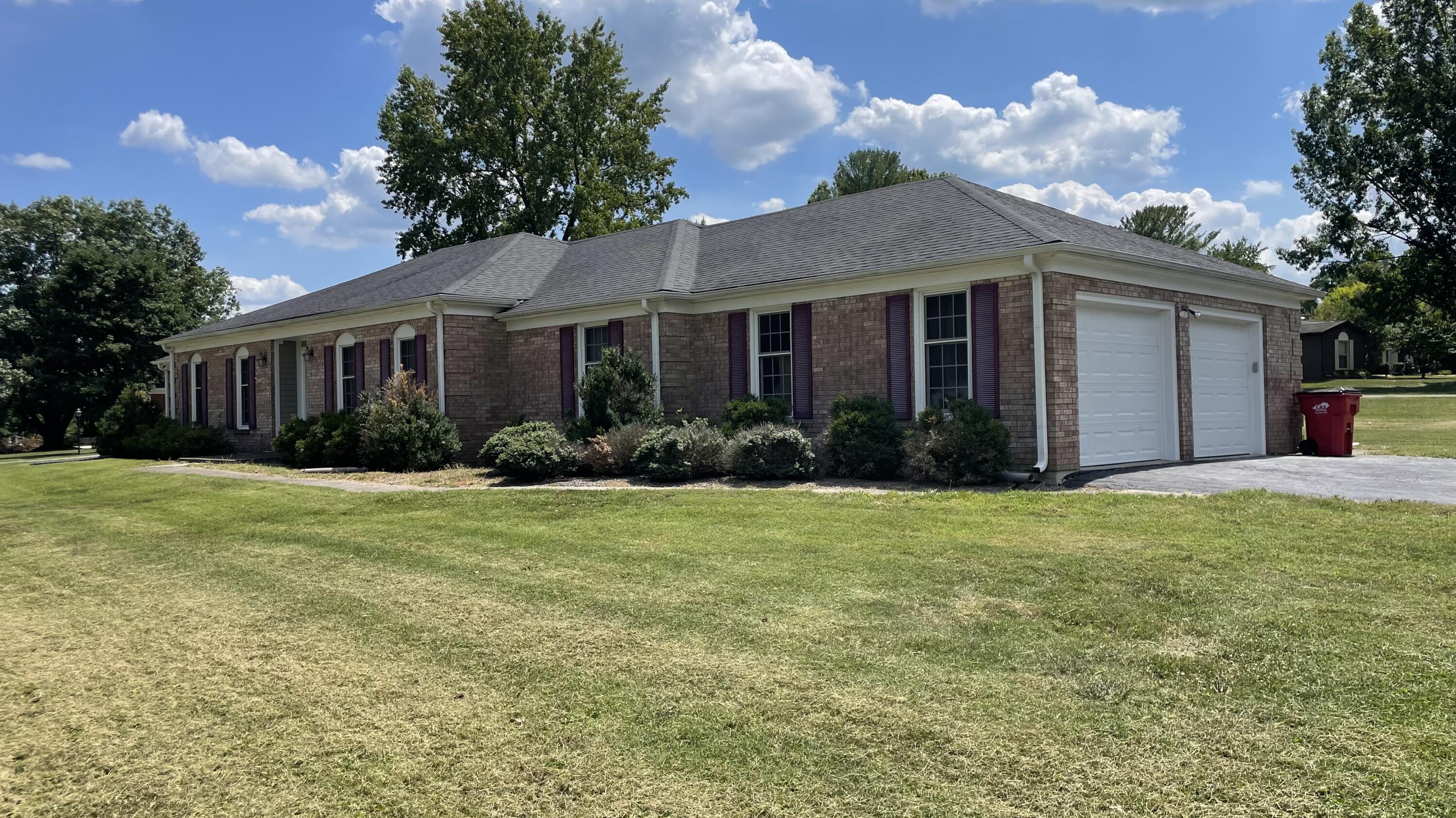 2 Regents Park Lane, For Sale in Frankfort Zoocasa