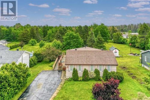 12 Roberta Ave, Dowling, ON, P0M1R0 | Card Image
