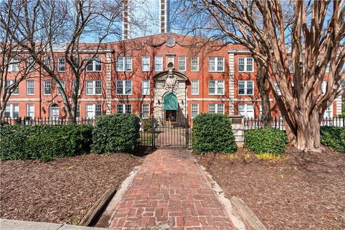 311-2840 Peachtree Rd Nw, Atlanta, GA, 30305-2983 | Card Image