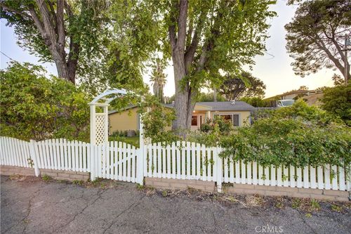 149 Vine St, Paso Robles, CA, 93446-3308 | Card Image