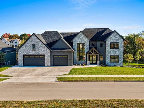 2011 Labyrinth Lane, LEDGEVIEW, WI, 54115 | Card Image