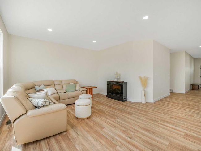 40 Erica Dr, House other with 3 bedrooms, 2 bathrooms and 2 parking in Lacombe AB | Image 14