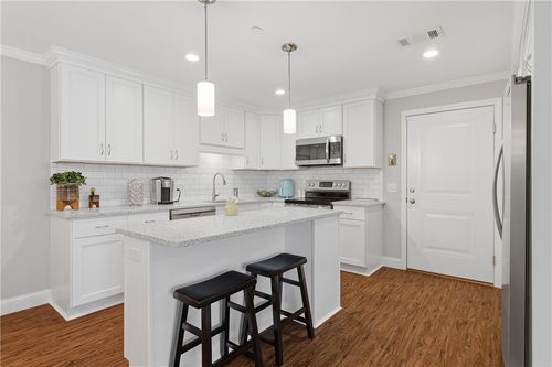 unit-301-20 Saw Mill Dr, North Kingstown, RI, 02852-7698 | Card Image