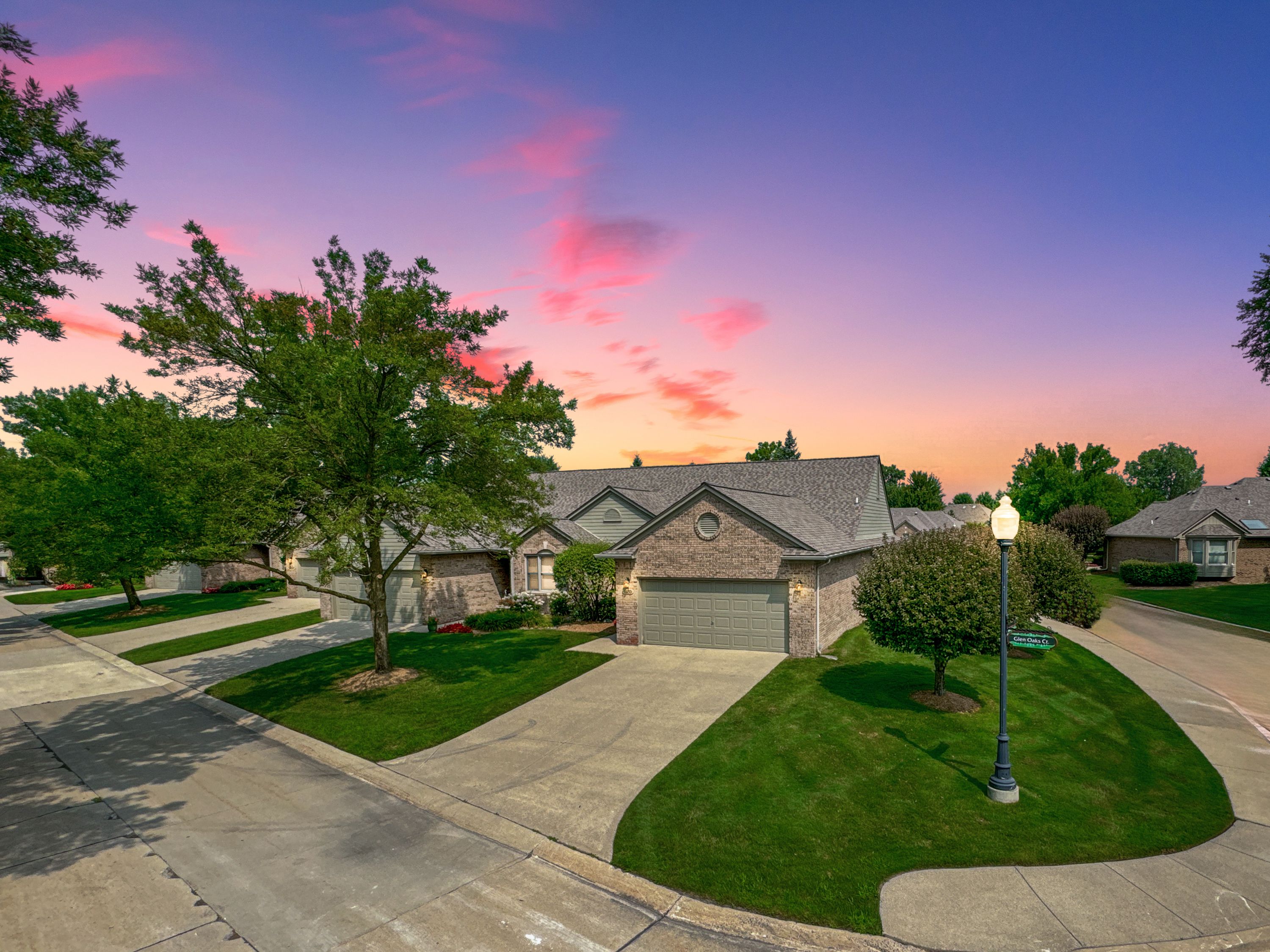 Glenoaks Ct, Warren, MI 48092