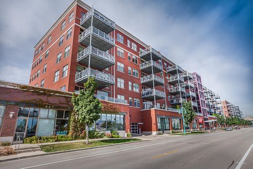 601 E Erie St, MILWAUKEE, WI, 53202-6200 | Card Image