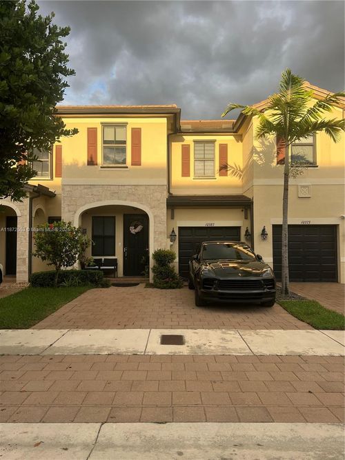 10387 W 33rd Ln, Hialeah, FL, 33018-2093 | Card Image