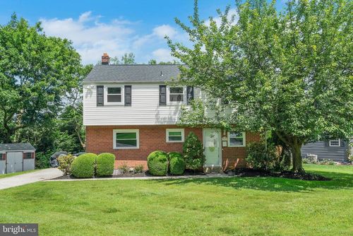 2303 Mulberry Ln, LAFAYETTE HILL, PA, 19444-2215 | Card Image