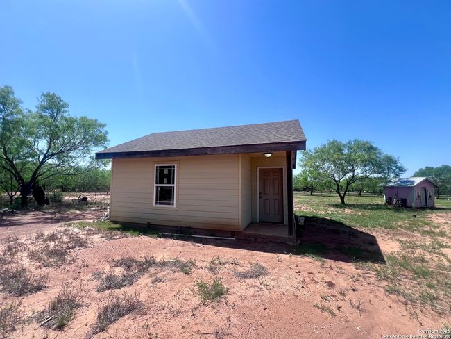 8990 Fm 2146, House other with 4 bedrooms, 2 bathrooms and null parking in Jourdanton TX | Image 24