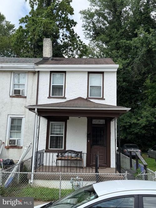 718 Upland St, CHESTER, PA, 19013-6008 | Card Image
