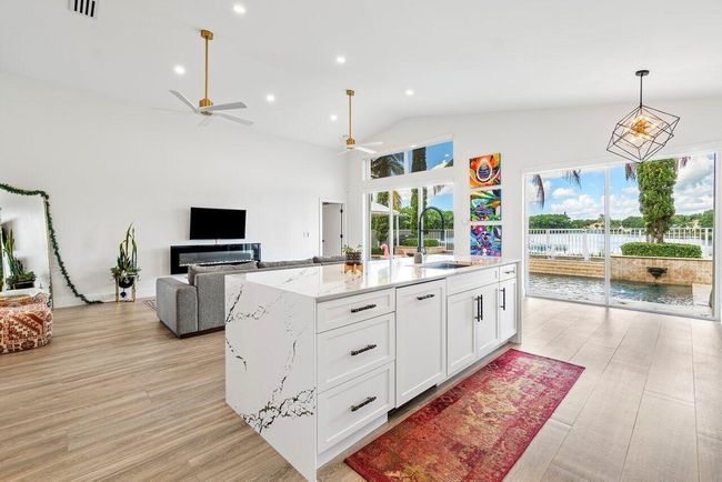 5747 Nw 49 Th Ln, House other with 3 bedrooms, 2 bathrooms and null parking in Coconut Creek FL | Image 4