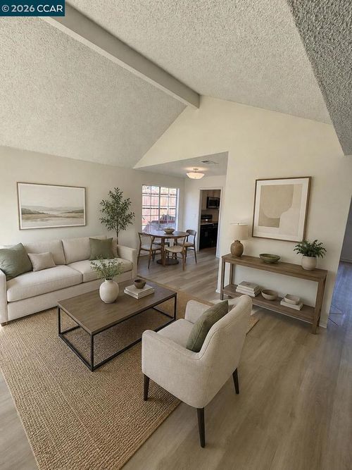 207 Stoney Ridge Rd, Vallejo, CA, 94589-3722 | Card Image