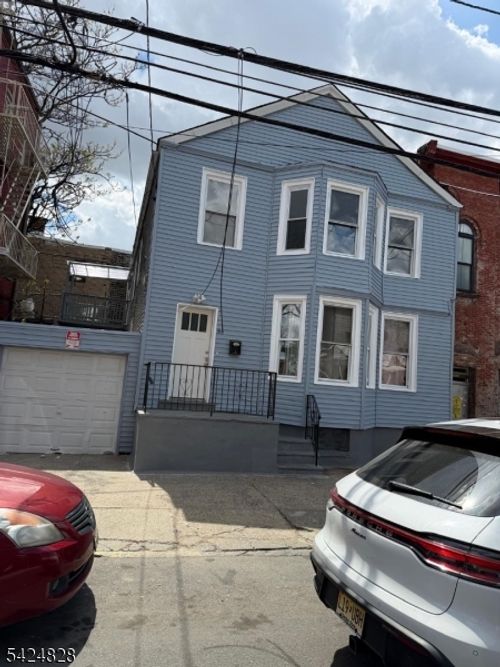 91 Belmont Ave, Jersey City, NJ, 07304-2520 | Card Image