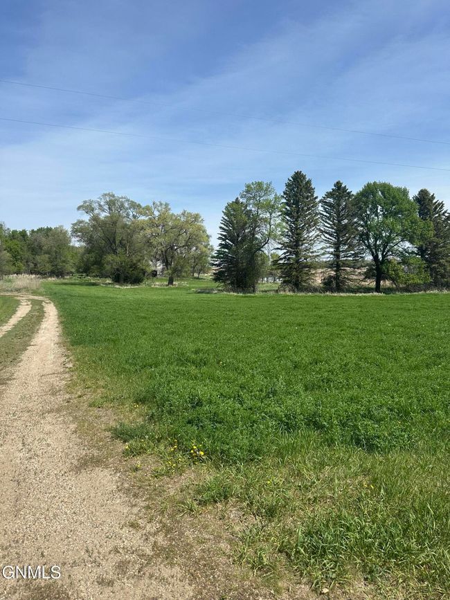 10185 99 Th St Se, House other with 5 bedrooms, 3 bathrooms and null parking in Oakes ND | Image 7