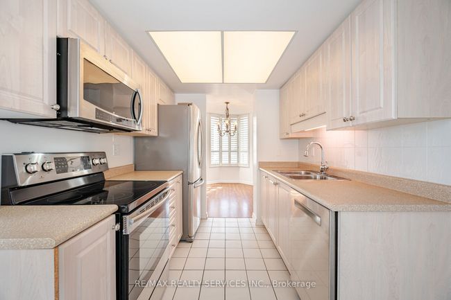 1210 - 20 Cherrytree Dr, Condo with 3 bedrooms, 2 bathrooms and null parking in Brampton ON | Image 18