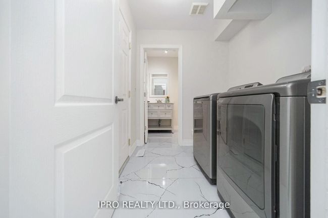 21 Sandway Dr, House other with 7 bedrooms, 5 bathrooms and 4 parking in Brampton ON | Image 35