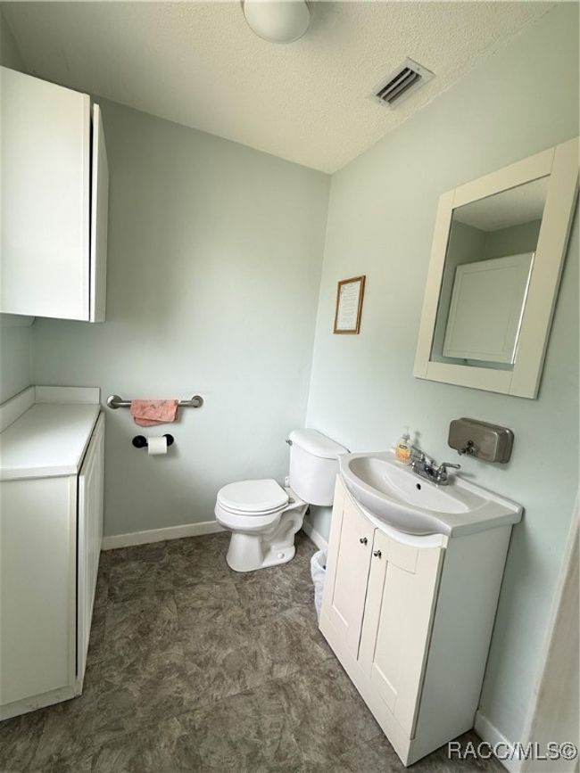 Updated bathroom | Image 14