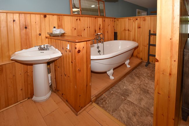 96 Avery Shrs, House other with 5 bedrooms, 5 bathrooms and null parking in Coventry CT | Image 30