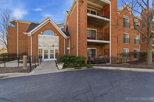 0-163 Hunt Club Dr, St. Charles, IL, 60174-2393 | Card Image